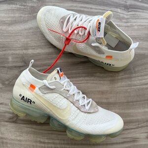Size 8.5 Men’s/ 10 Women’s- Nike Off-White x Air VaporMax White